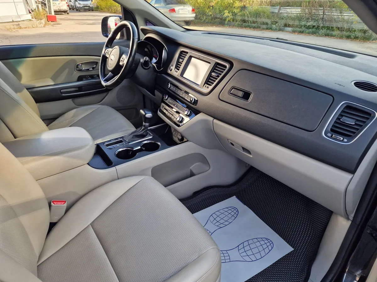 Kia Carnival 2.2 AT (202 л.с.)