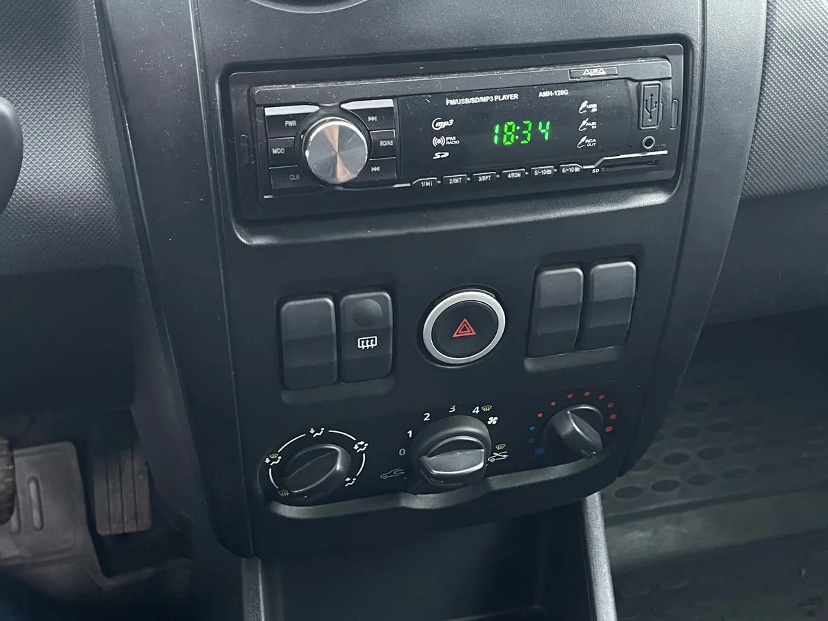 ВАЗ (Lada) Largus 1.6 MT (87 л.с.)