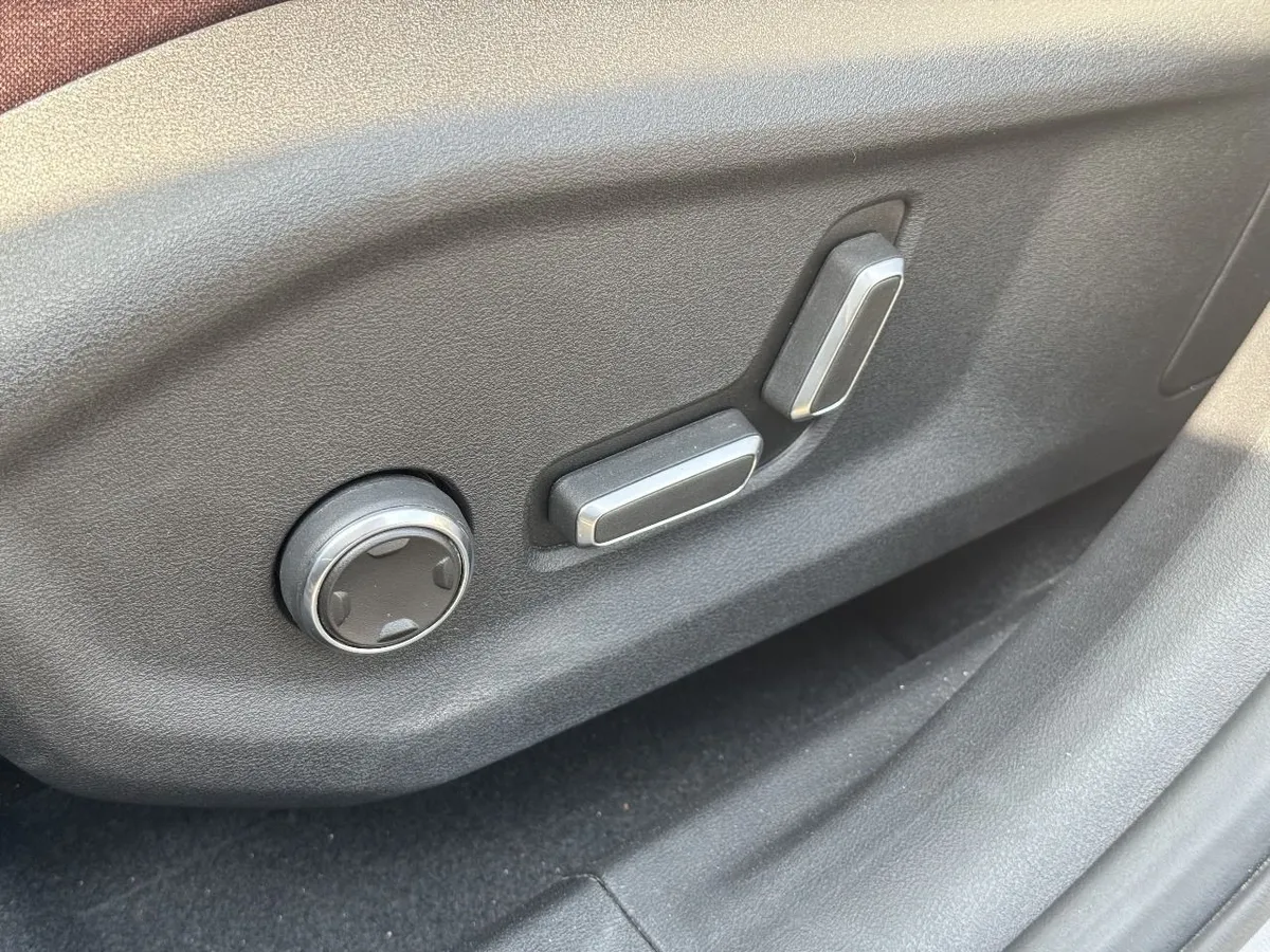 Geely Monjaro 2.0 AT 4WD (238 л.с.)