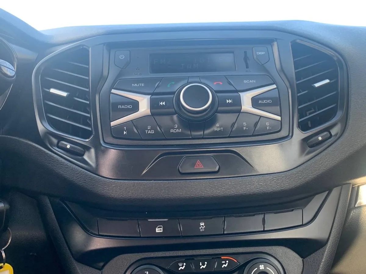 ВАЗ (Lada) Vesta 1.6 MT (106 л.с.)