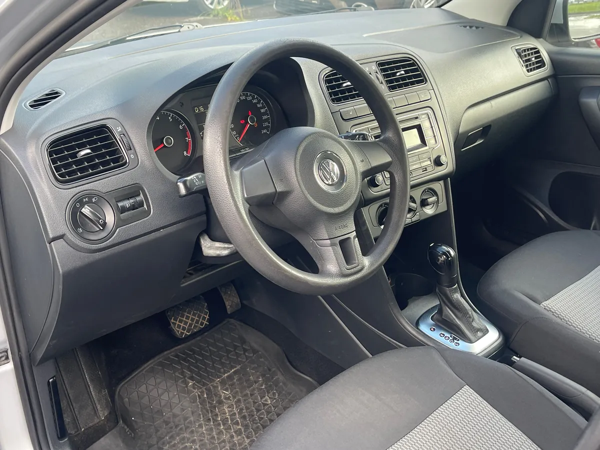 Volkswagen Polo 1.6 MPI AT (105 л.с.), 2015 — фото 5