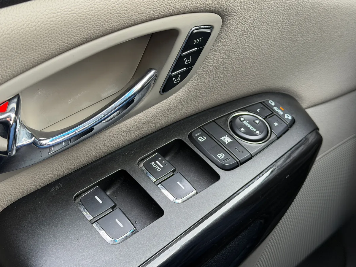 Kia Carnival 2.2 AT (202 л.с.)