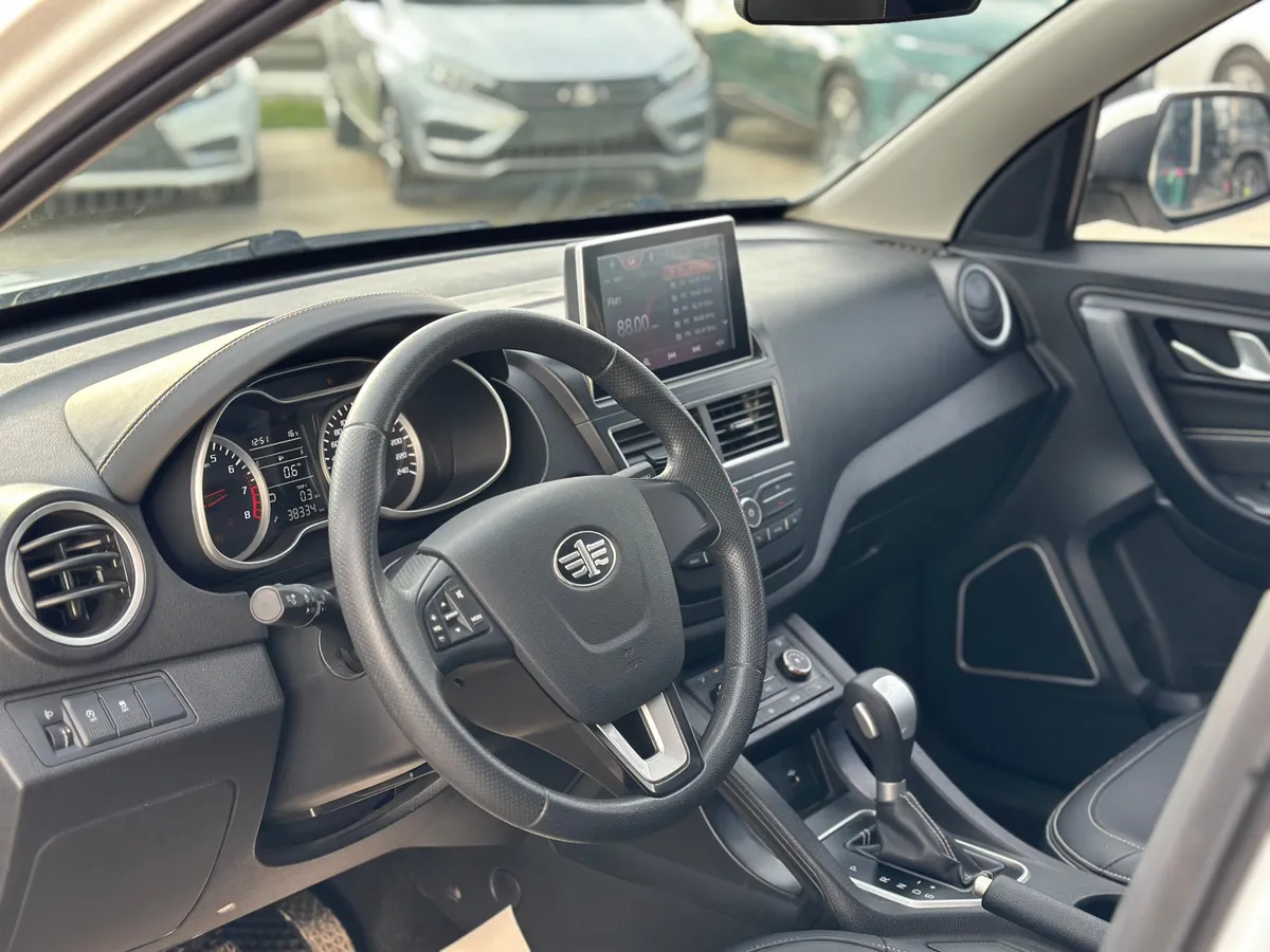 FAW Besturn X40 1.6 AT (108 л.с.)