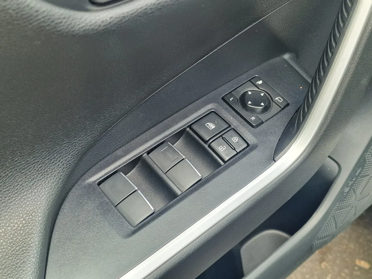 Toyota RAV4 2.0 CVT 4WD (149 л.с.)