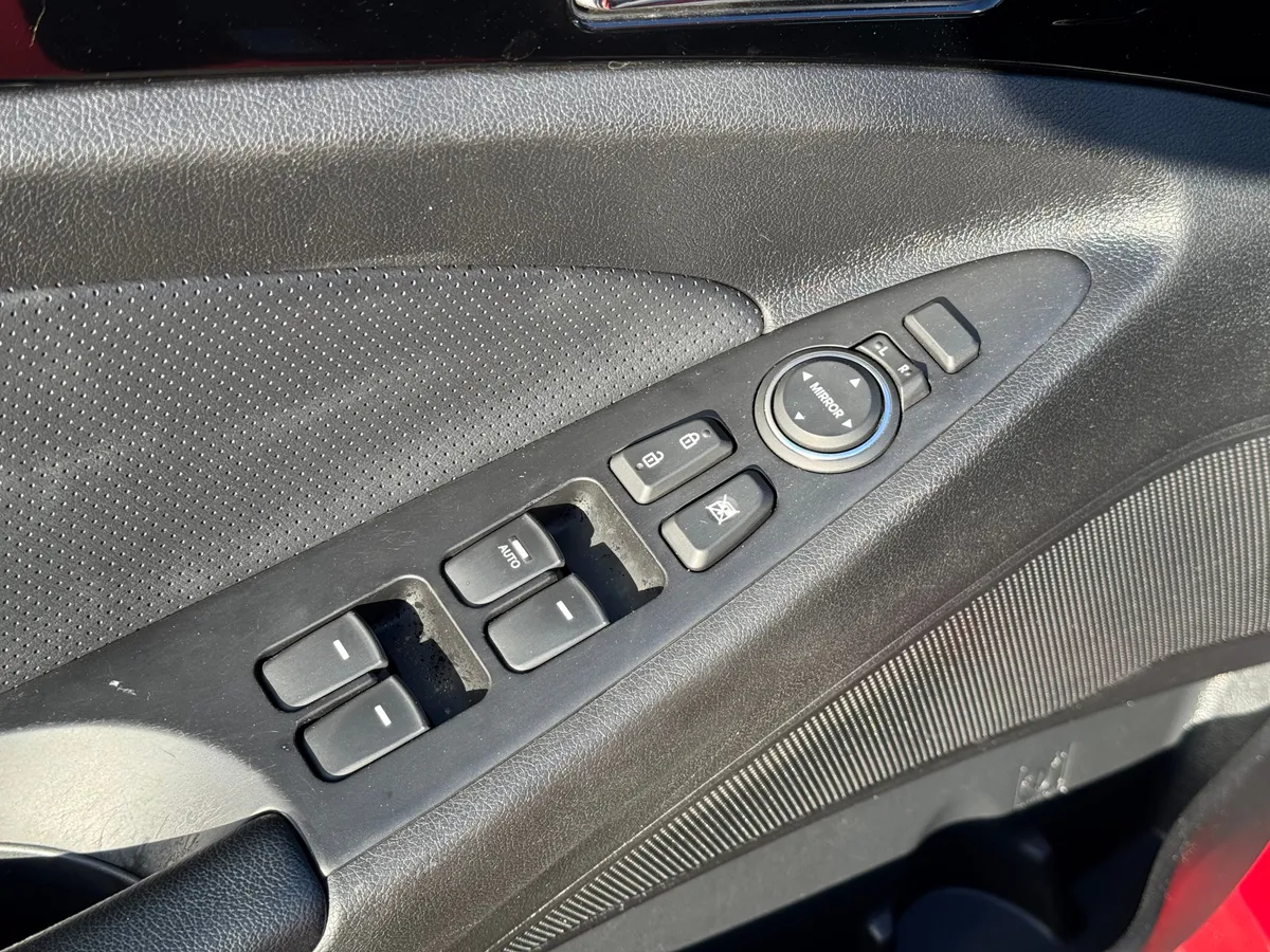 Hyundai Sonata 2.4 MPi AT (178 л.с.)