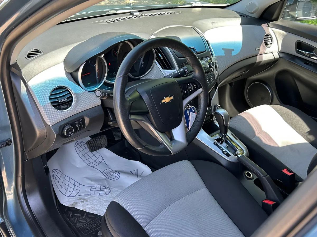 Chevrolet Cruze 1.8 AT (141 л.с.)