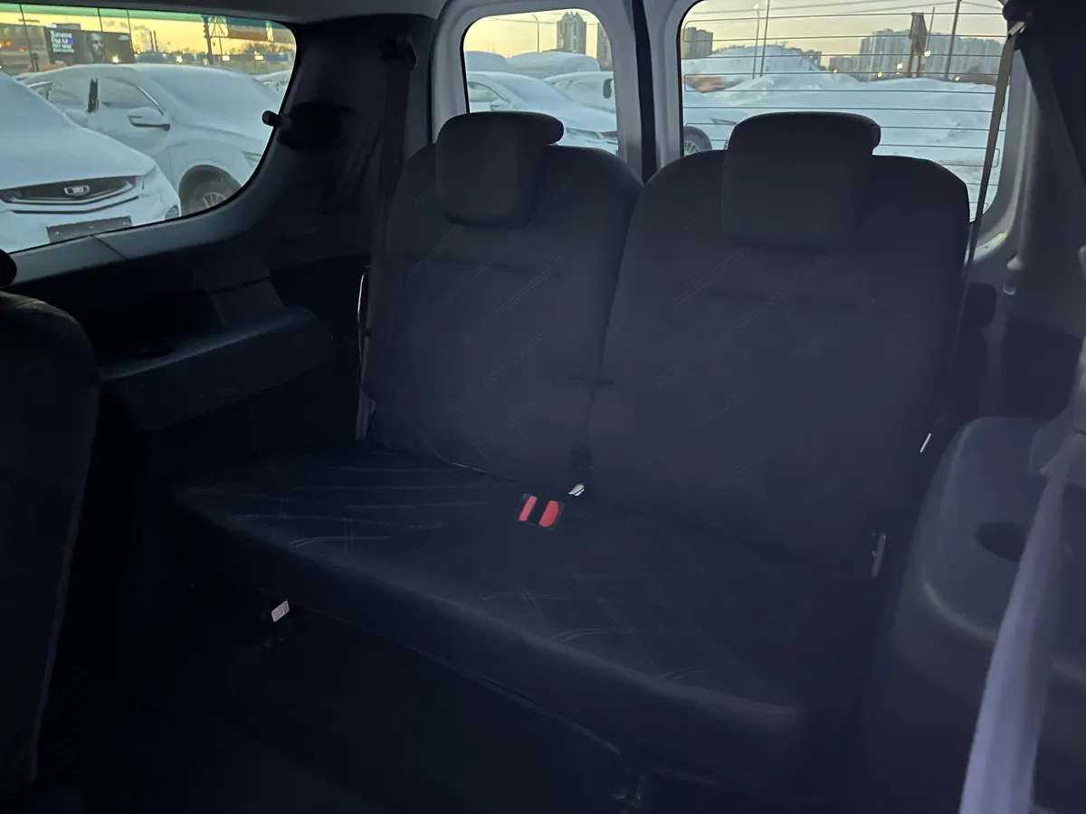 ВАЗ (Lada) Largus 1.6 MT (106 л.с.)