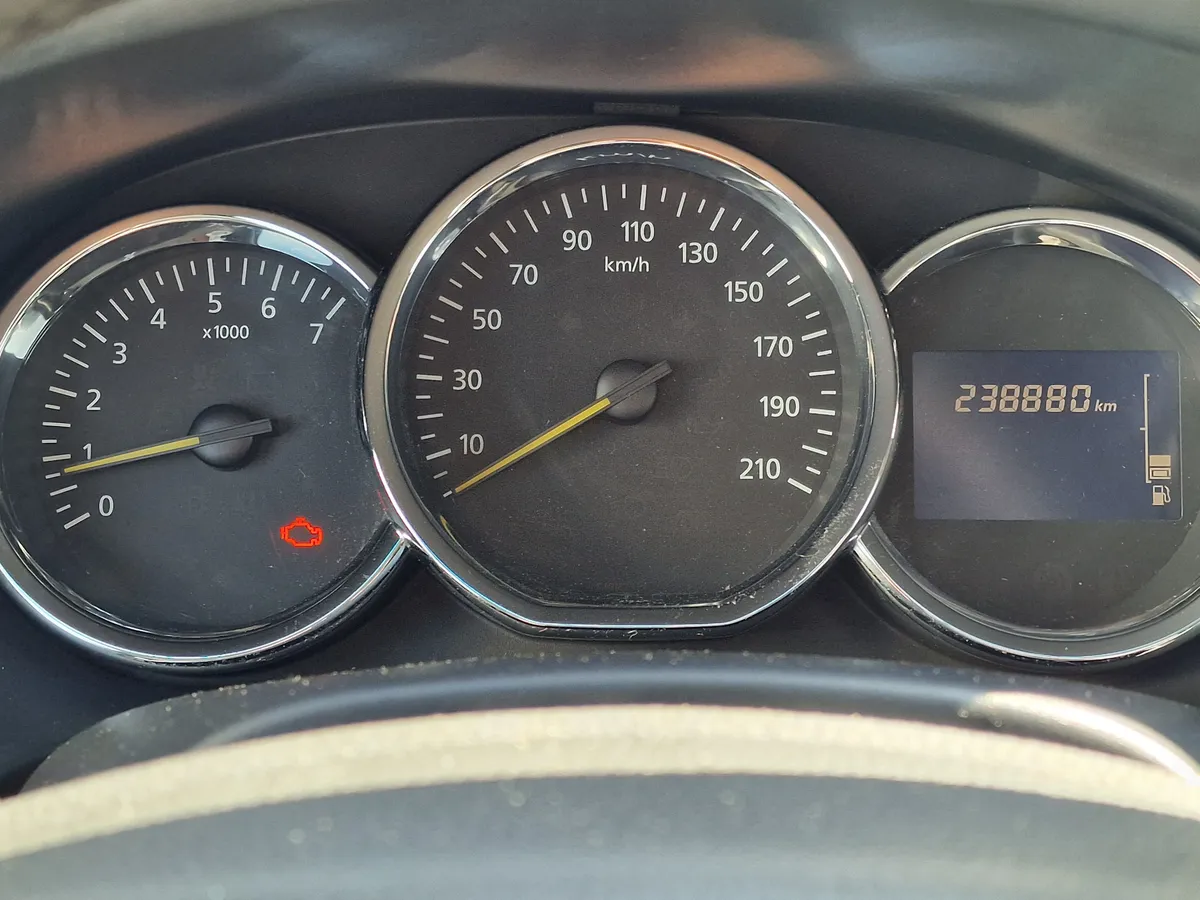 Renault Logan 1.6 MT (102 л.с.)