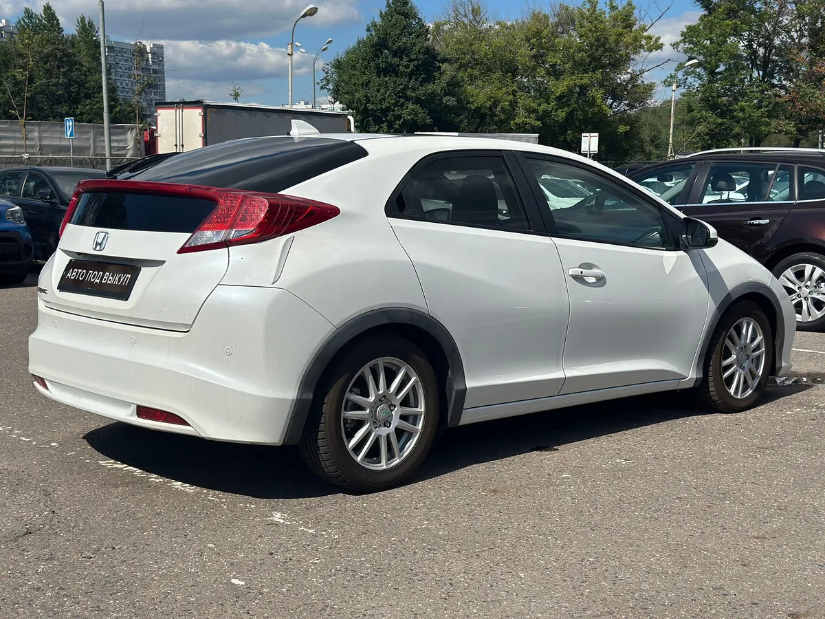 Honda Civic 1.8 AT (142 л.с.)