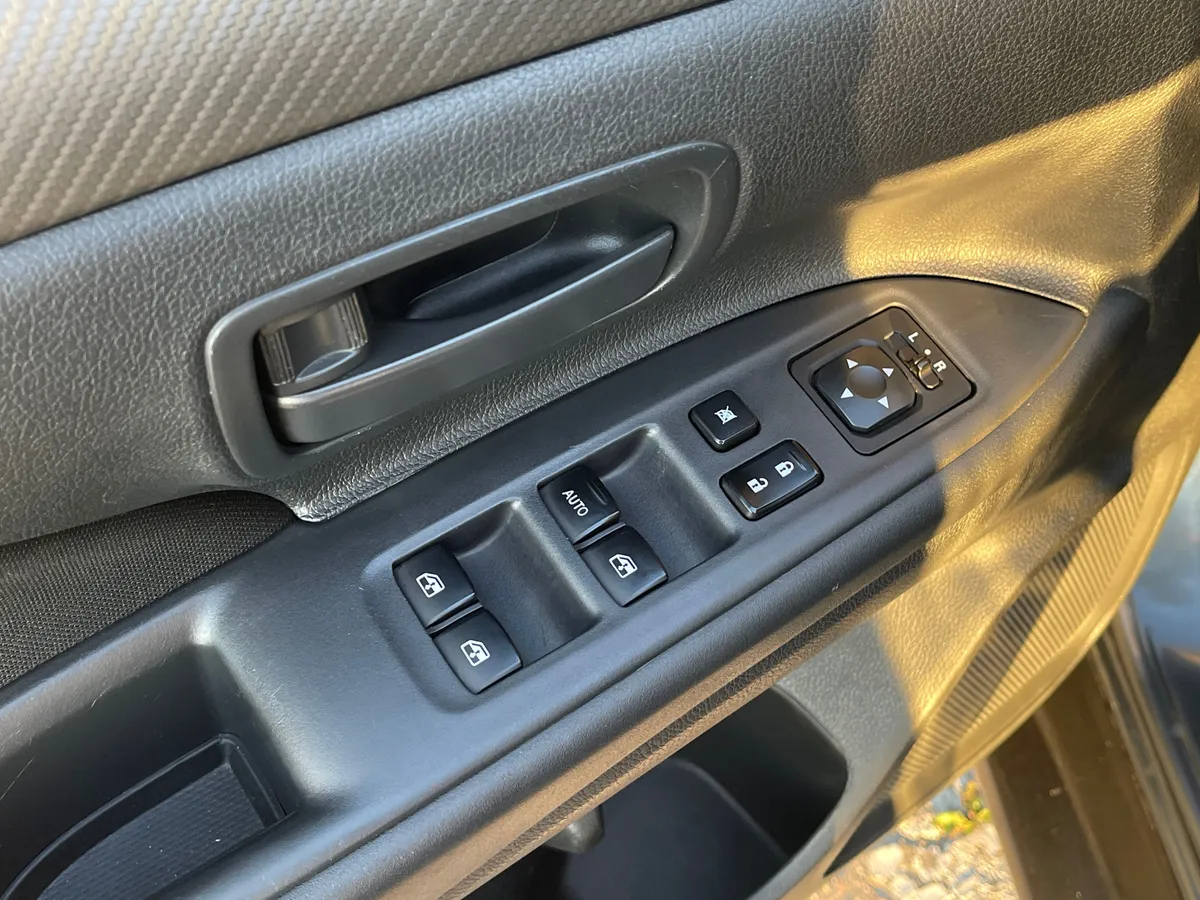 Mitsubishi Outlander 2.0 CVT (146 л.с.), 2018 — фото 11