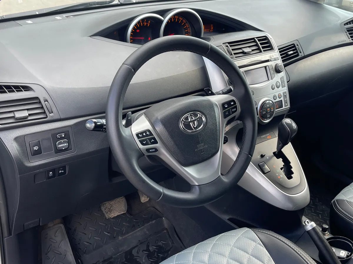 Toyota Verso 1.8 CVT (150 л.с.)