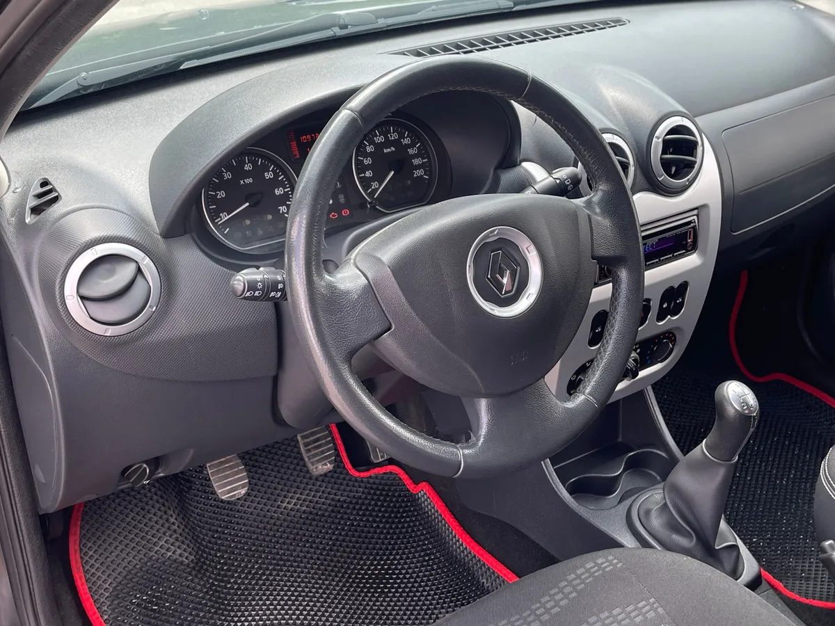 Renault Sandero 1.6 MT (84 л.с.), 2012 — фото 5