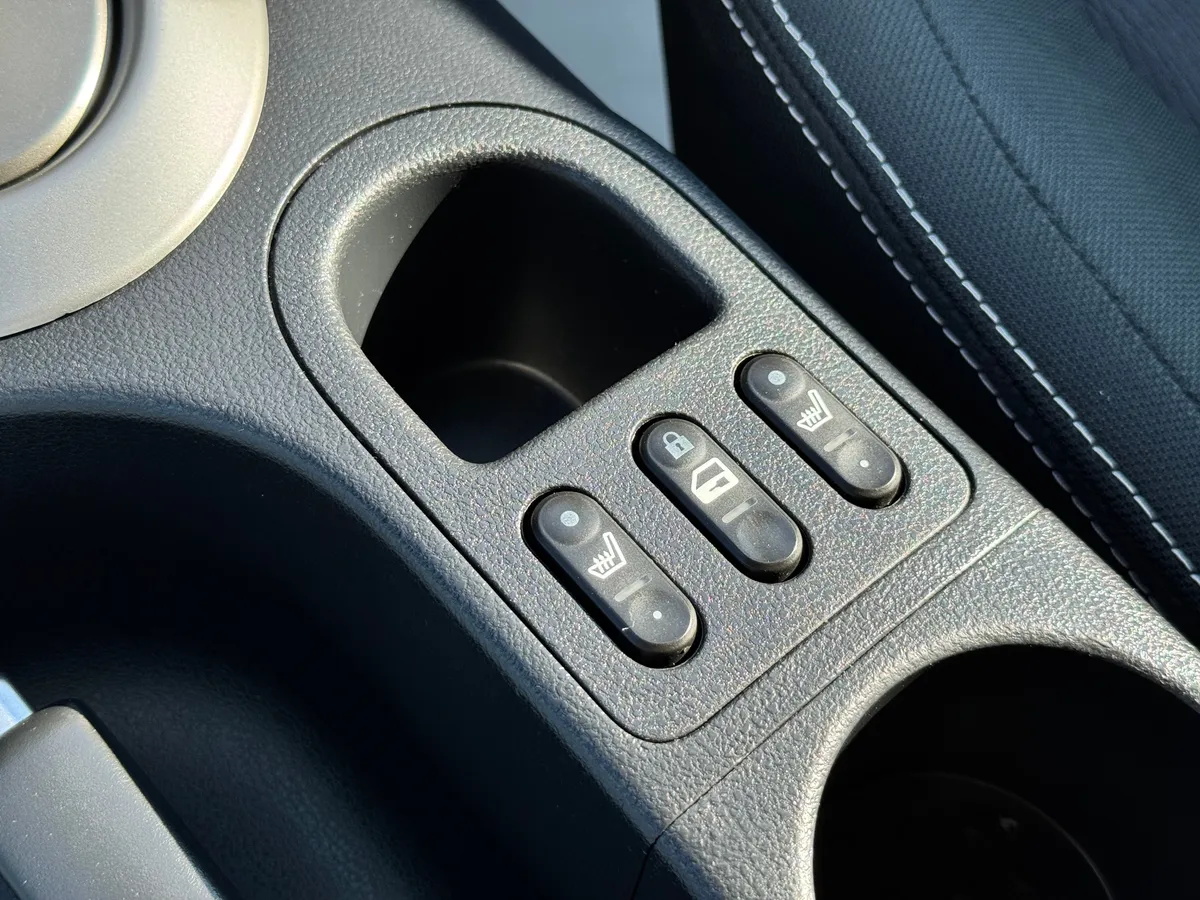 Nissan Qashqai 2.0 CVT FWD (141 л.с.)