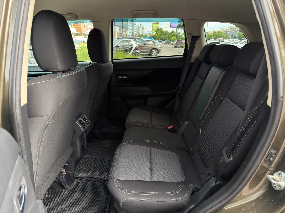 Mitsubishi Outlander 2.0 CVT AWD (146 л.с.), 2021 — фото 10