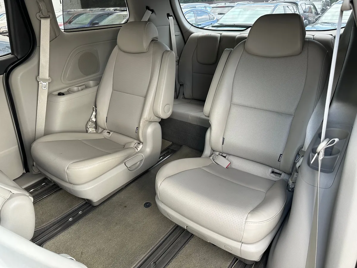 Kia Carnival 2.2 CRDi AT (200 л.с.)