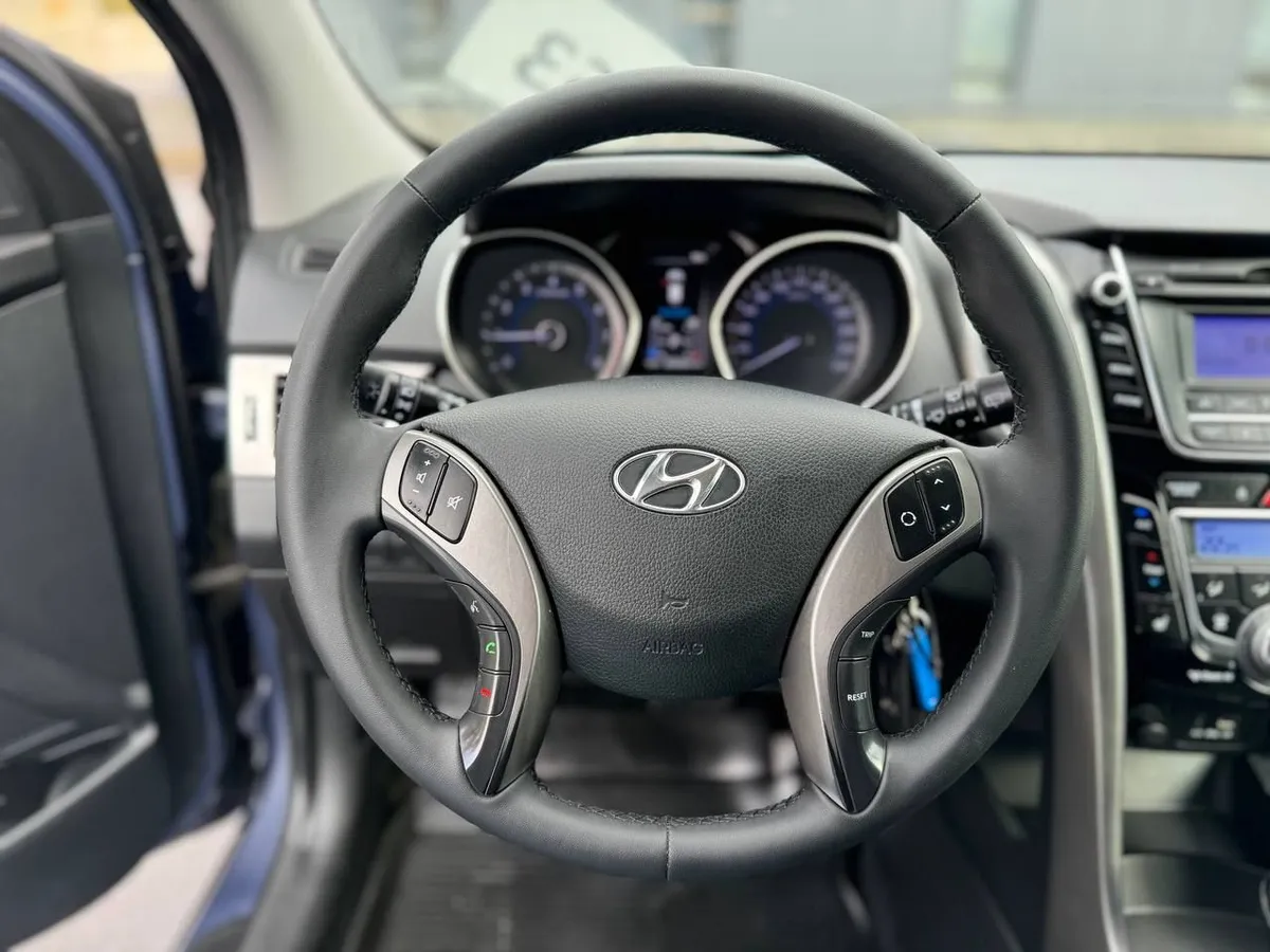 Hyundai i30 1.6 AT (130 л.с.)