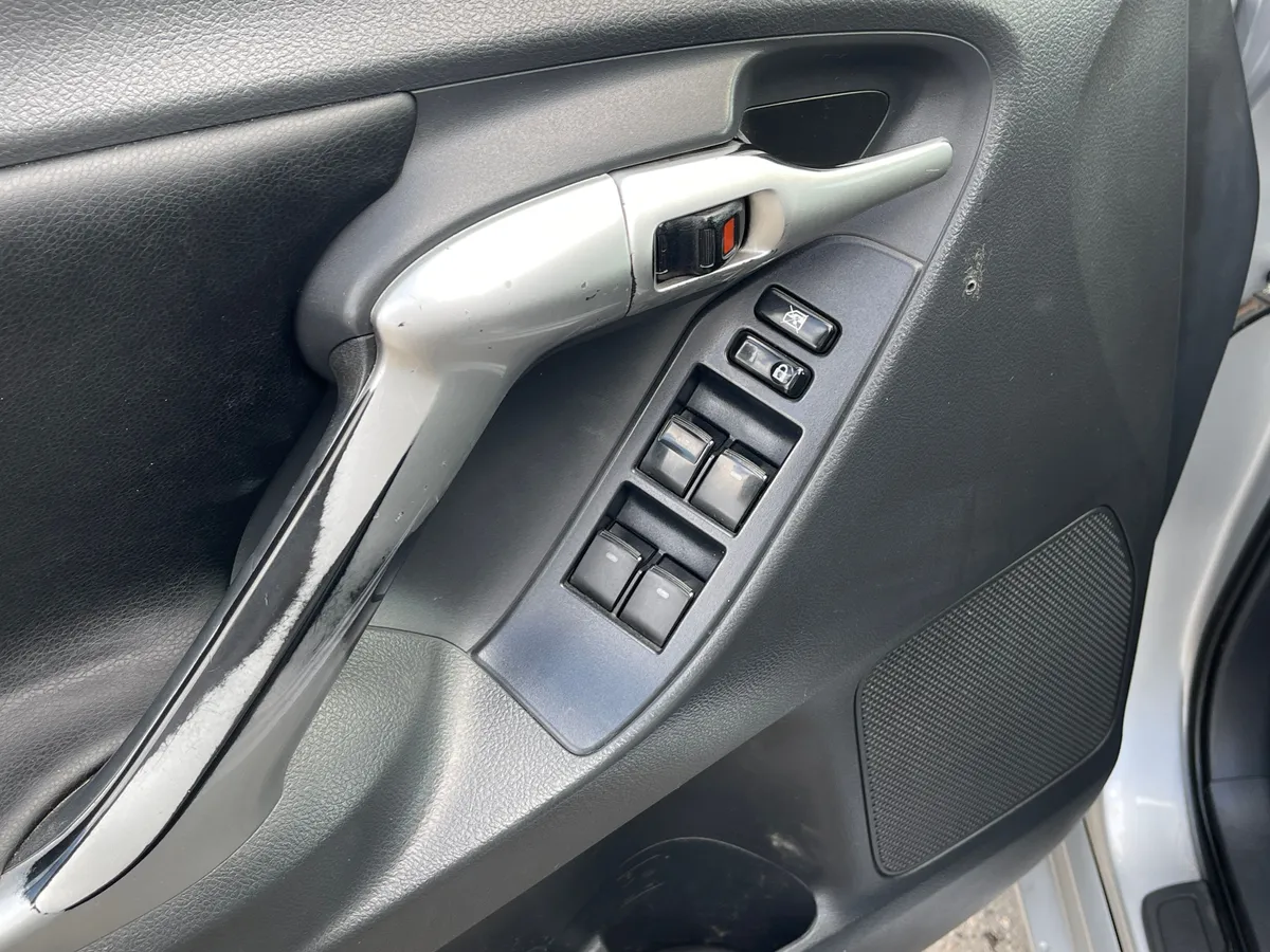 Toyota Verso 1.8 CVT (150 л.с.)