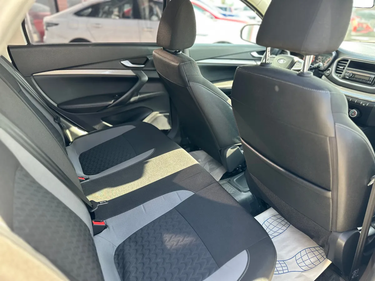 ВАЗ (Lada) Vesta 1.6 MT (90 л.с.)