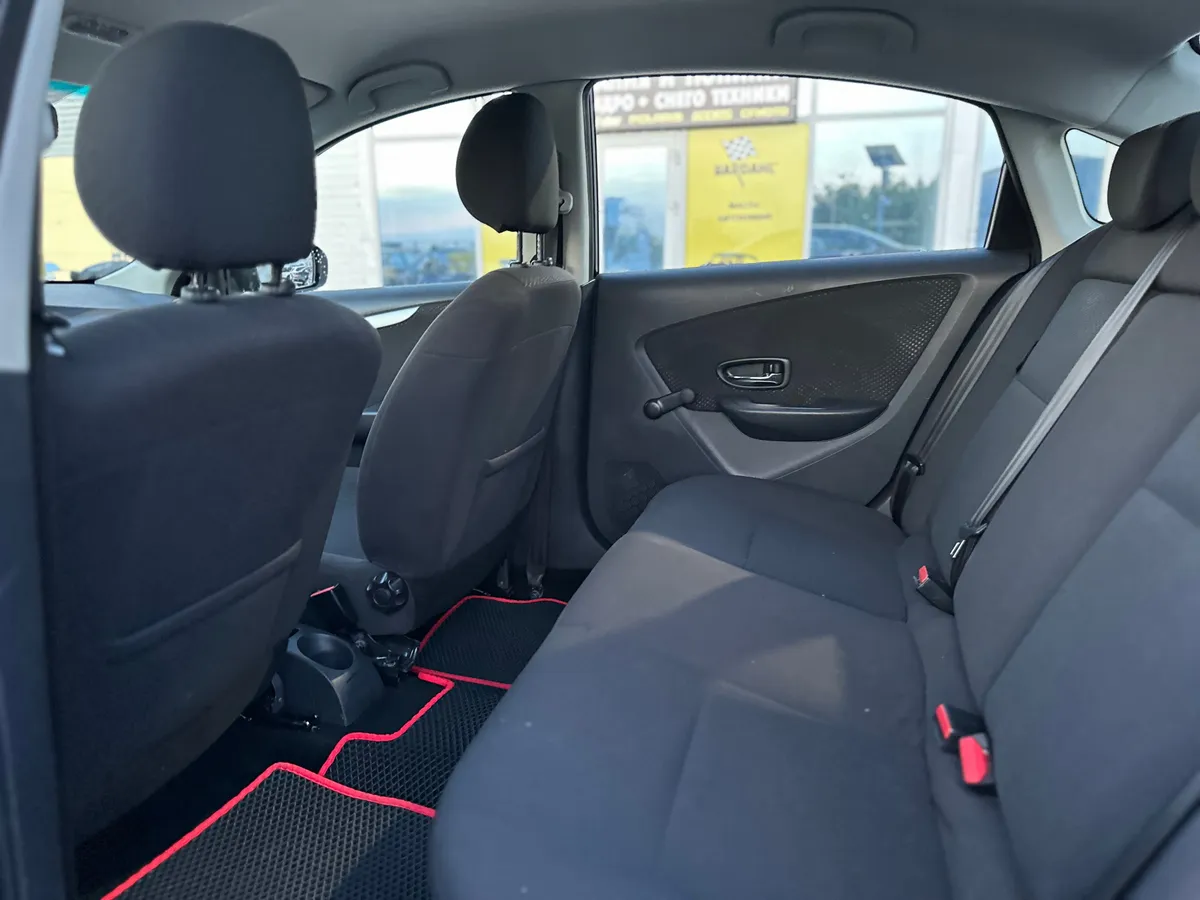 Nissan Almera 1.6 MT (102 л.с.)