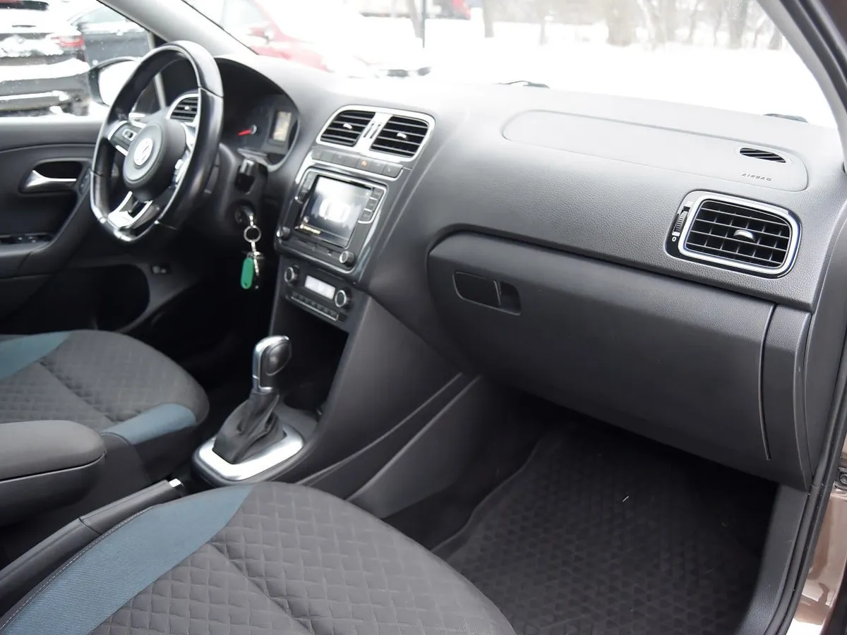 Volkswagen Polo 1.6 MPI AT (110 л.с.)