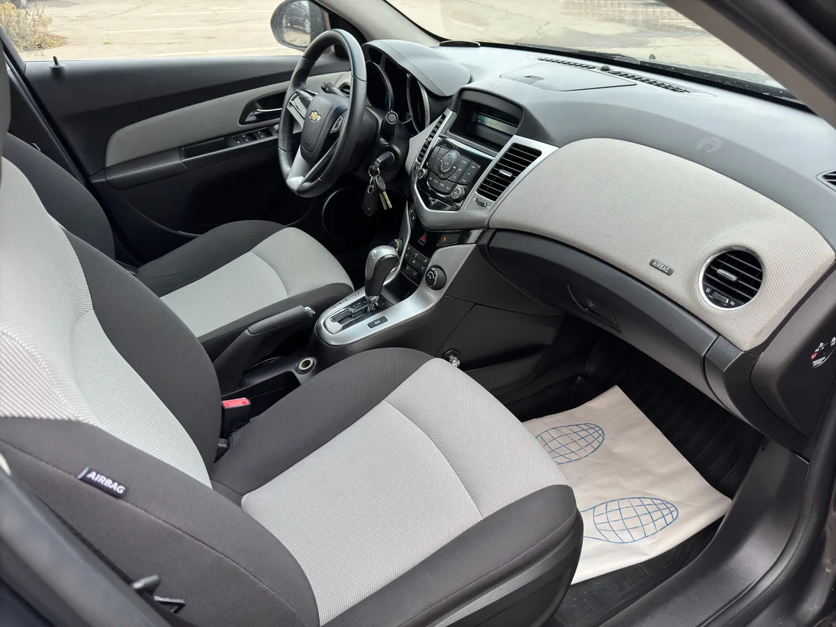 Chevrolet Cruze 1.8 AT (141 л.с.)