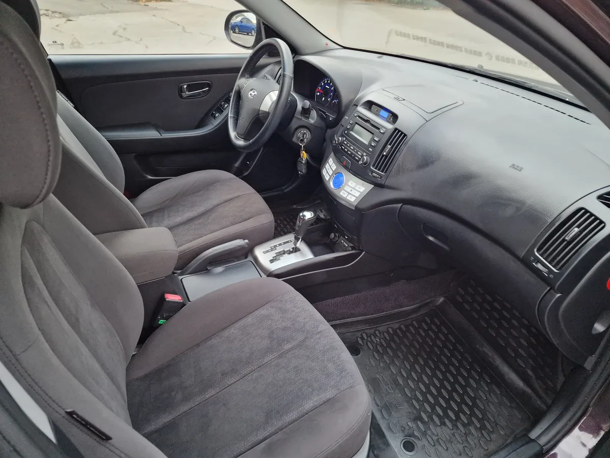 Hyundai Elantra 1.6 AT (122 л.с.)