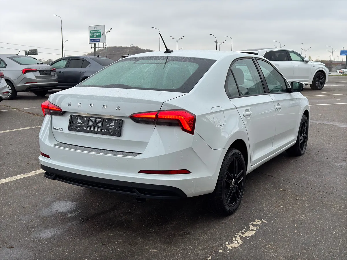 Skoda Rapid 1.6 AT (110 л.с.)