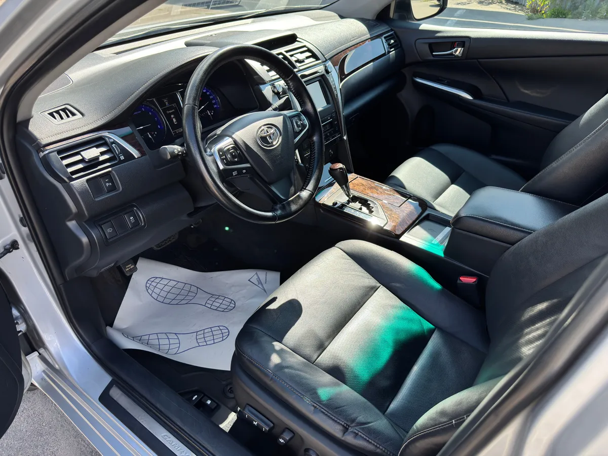 Toyota Camry 2.5 AT (181 л.с.)