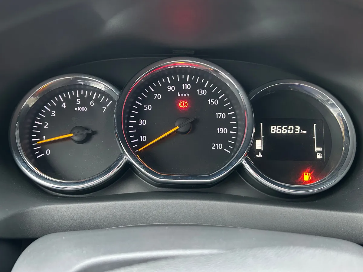 Renault Logan 1.6 MT (82 л.с.)