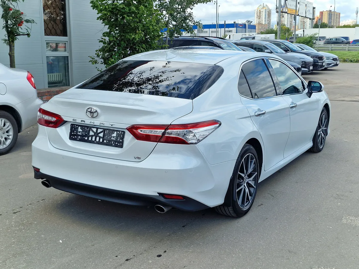 Toyota Camry 3.5 AT (249 л.с.)