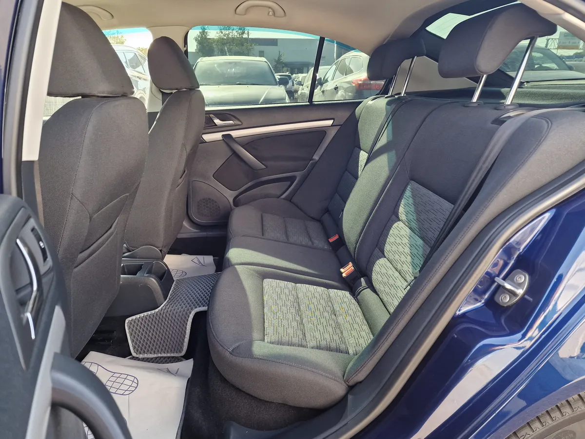 Skoda Octavia 1.6 MT (102 л.с.)