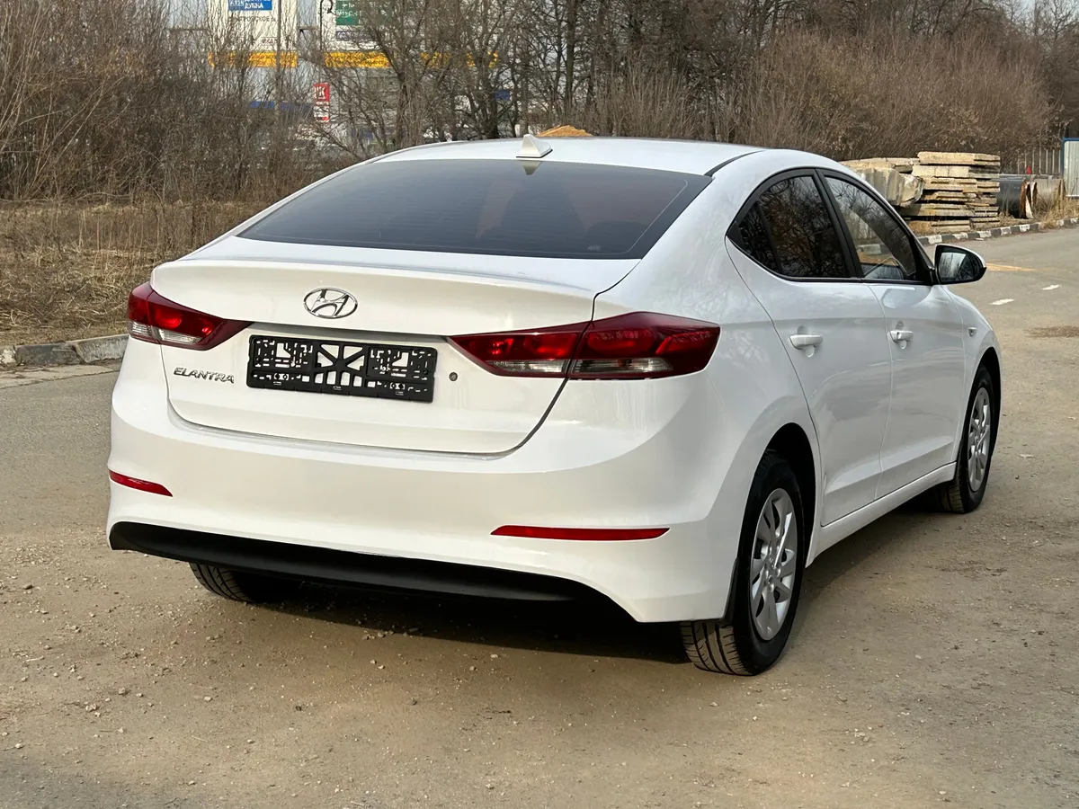 Hyundai Elantra 1.6 AT (128 л.с.)