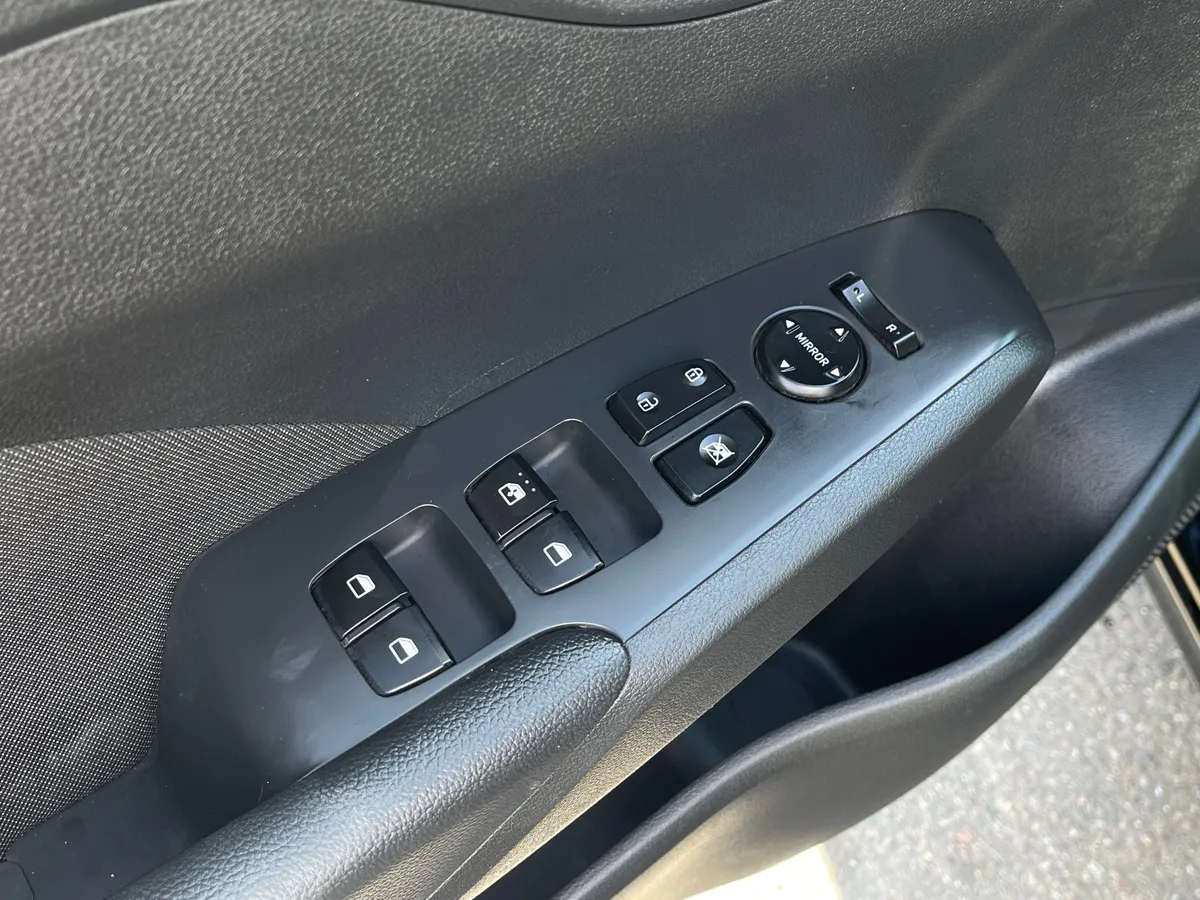 Hyundai Solaris 1.6 AT (123 л.с.), 2019 — фото 11