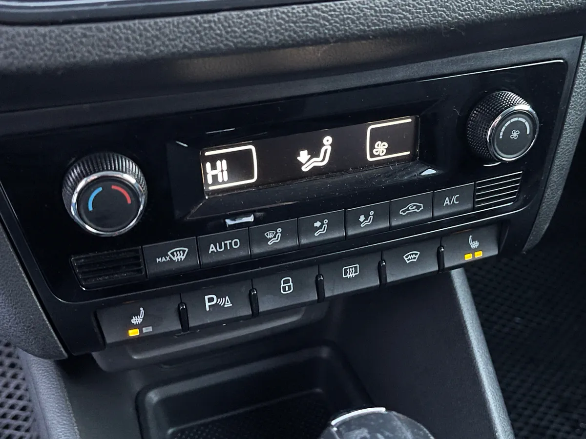 Volkswagen Polo 1.6 AT (110 л.с.)