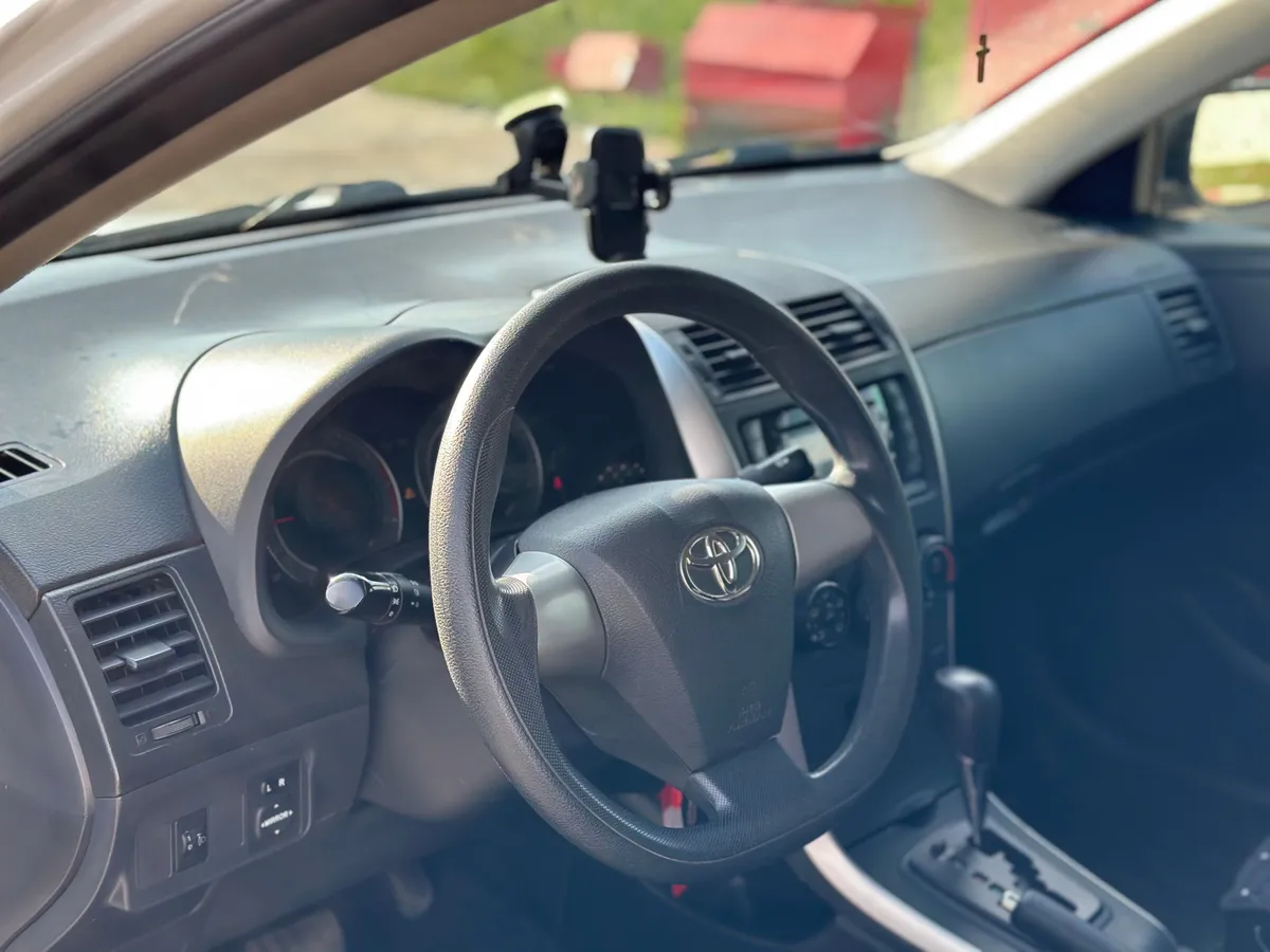 Toyota Corolla 1.6 AT (124 л.с.)