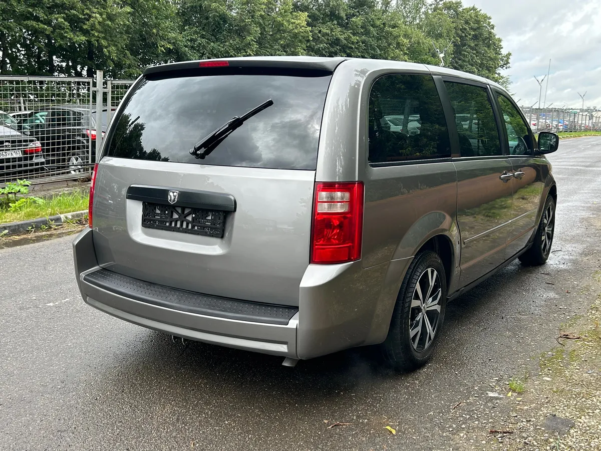Dodge Caravan 3.3 AT (173 л.с.)
