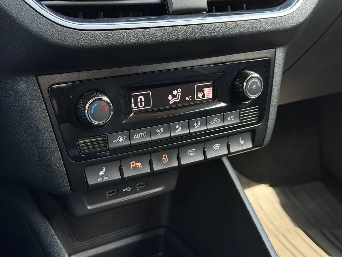 Volkswagen Polo 1.6 AT (110 л.с.)