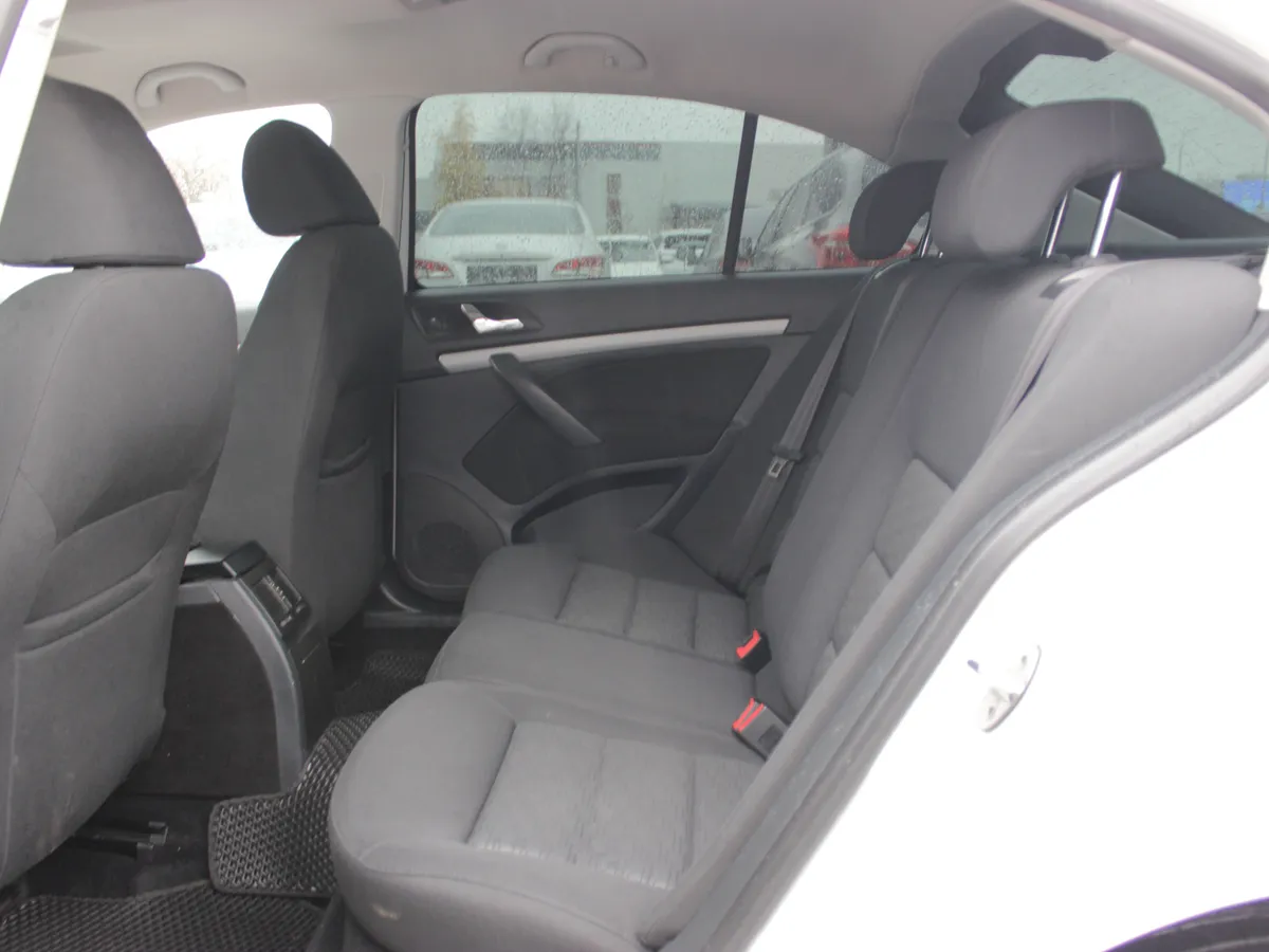 Skoda Octavia 1.6 MT (102 л.с.)