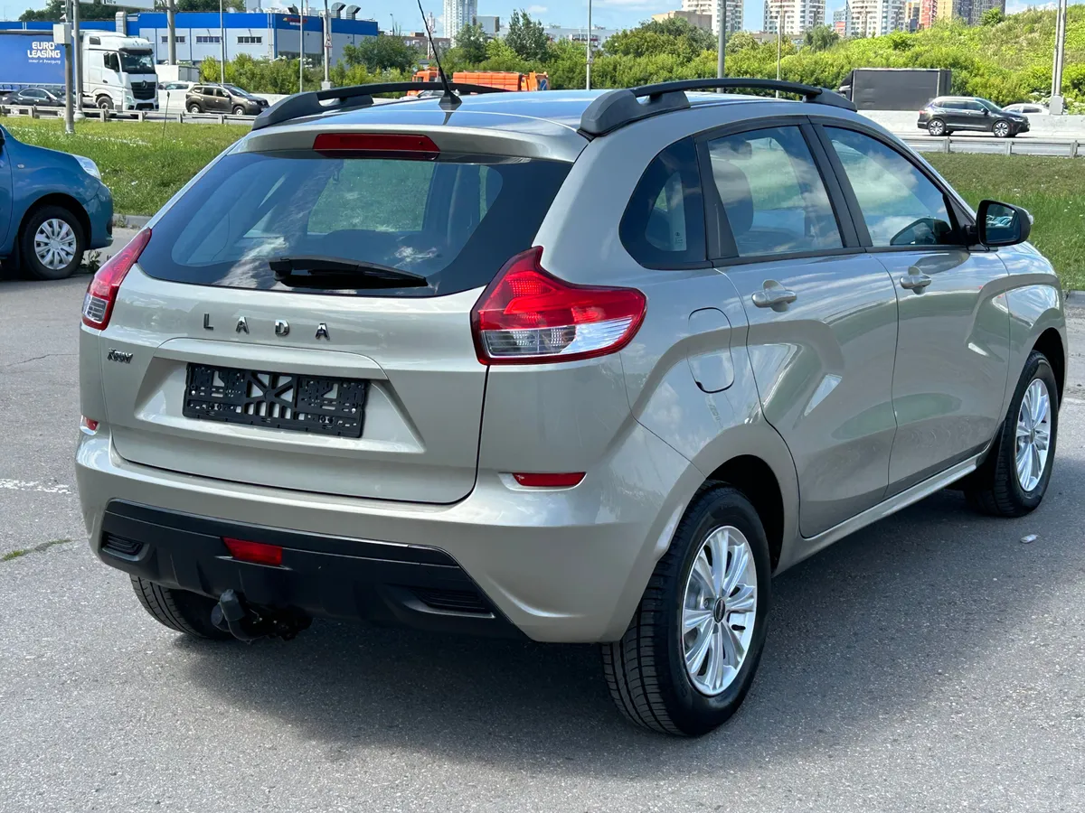 ВАЗ (Lada) XRAY 1.6 MT (106 л.с.)