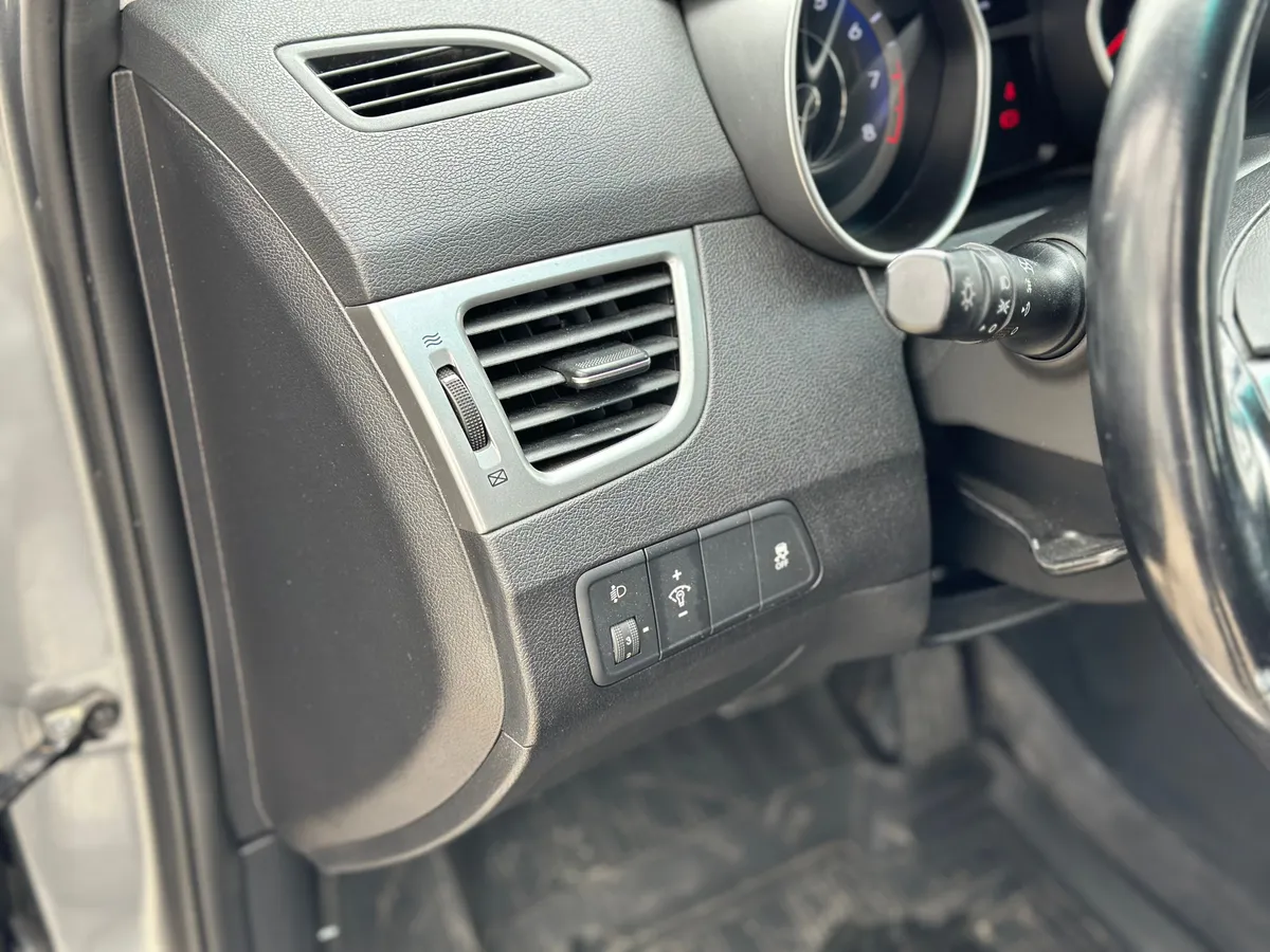 Hyundai Elantra 1.6 AT (132 л.с.)