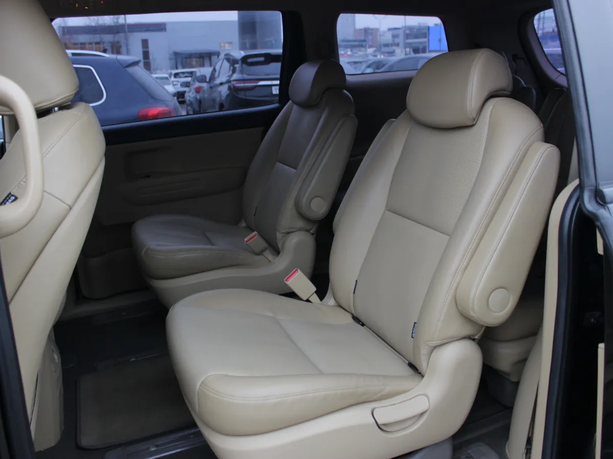 Kia Carnival 2.2 AT (202 л.с.)