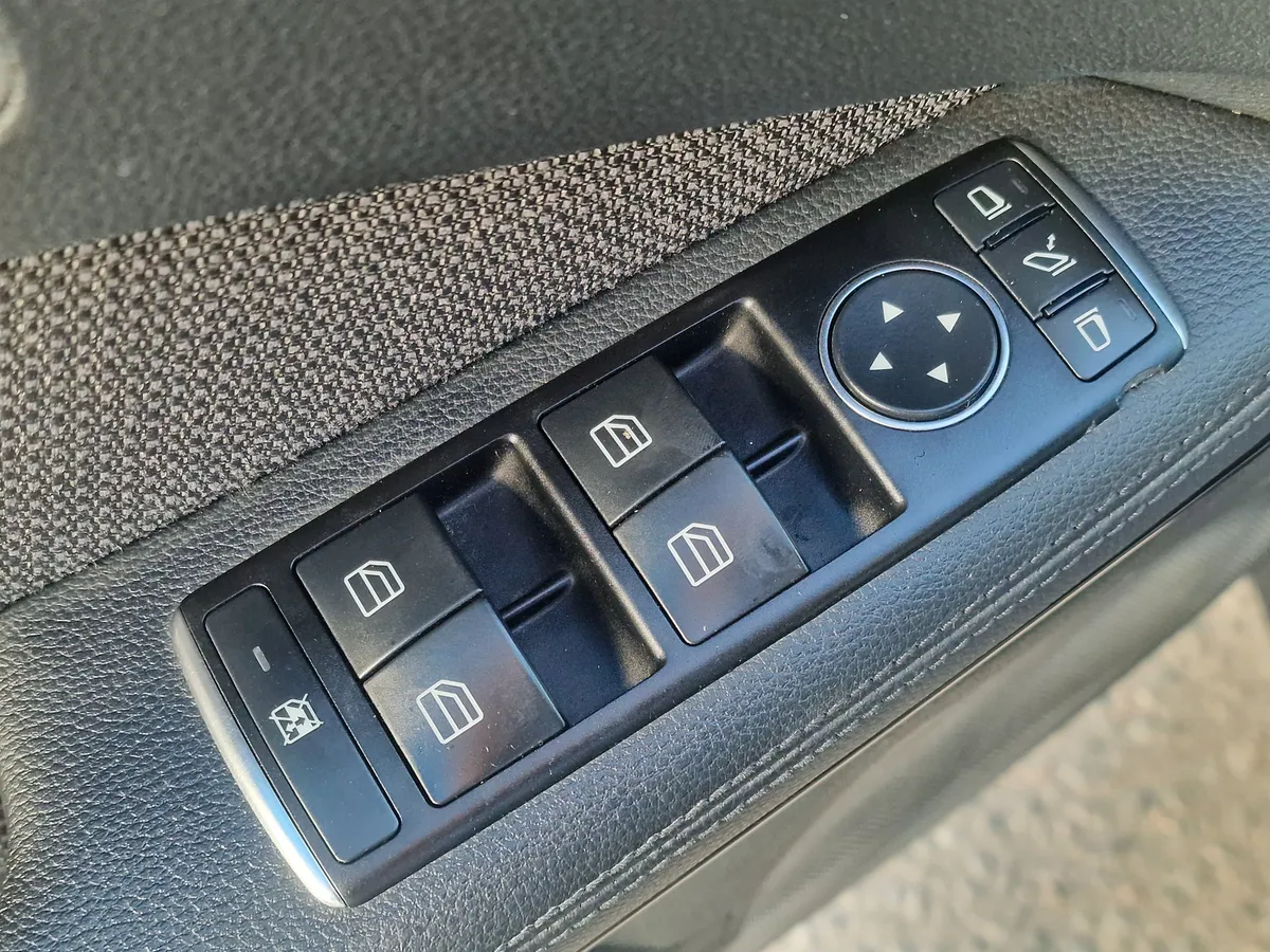 Mercedes-Benz E-Класс E 200 T CGI BlueEfficiency 5G-Tronic (184 л.с.)