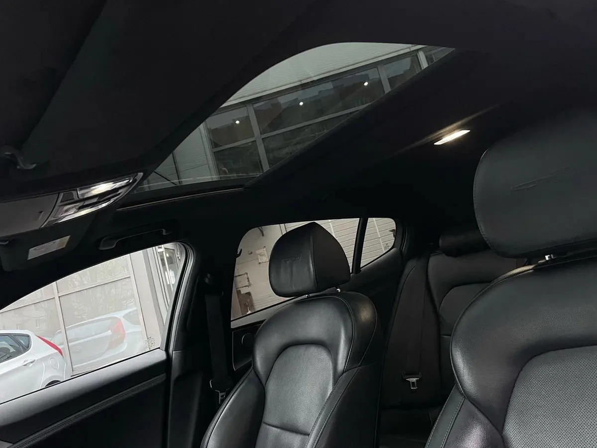 Kia Stinger 2.0 AT AWD (247 л.с.)