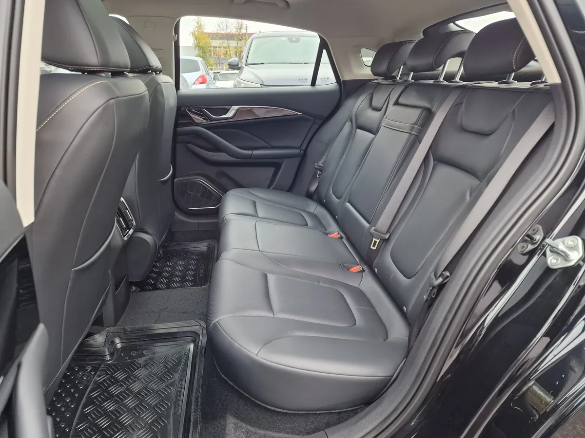 FAW Bestune B70 2.0 AT (217 л.с.)