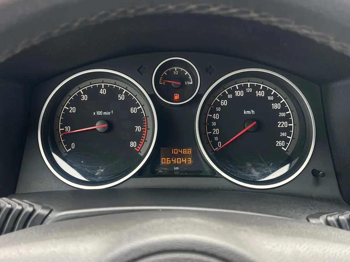 Opel Astra 1.6 MT (115 л.с.), 2012 — фото 8