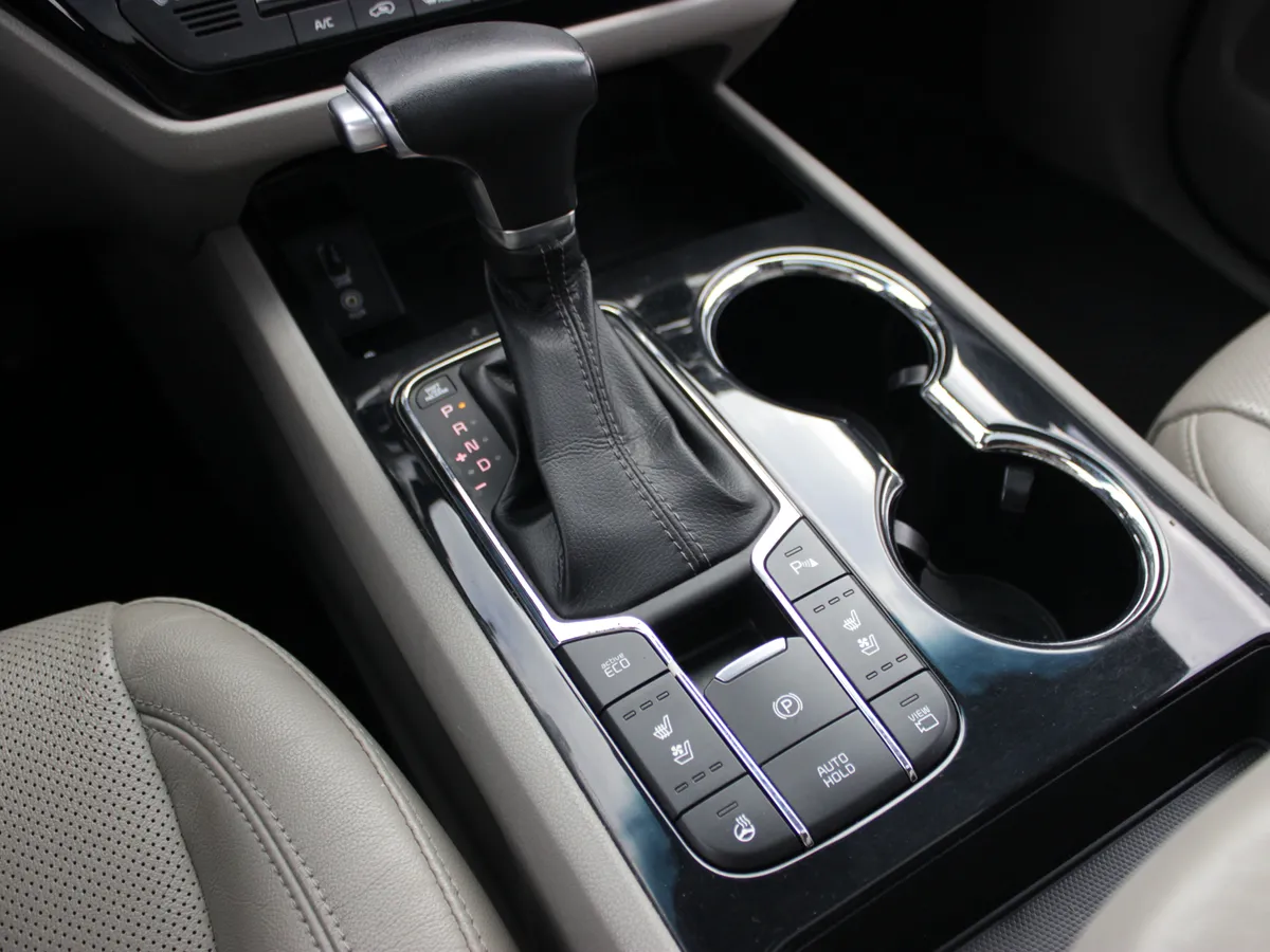 Kia Carnival 2.2 AT (202 л.с.)