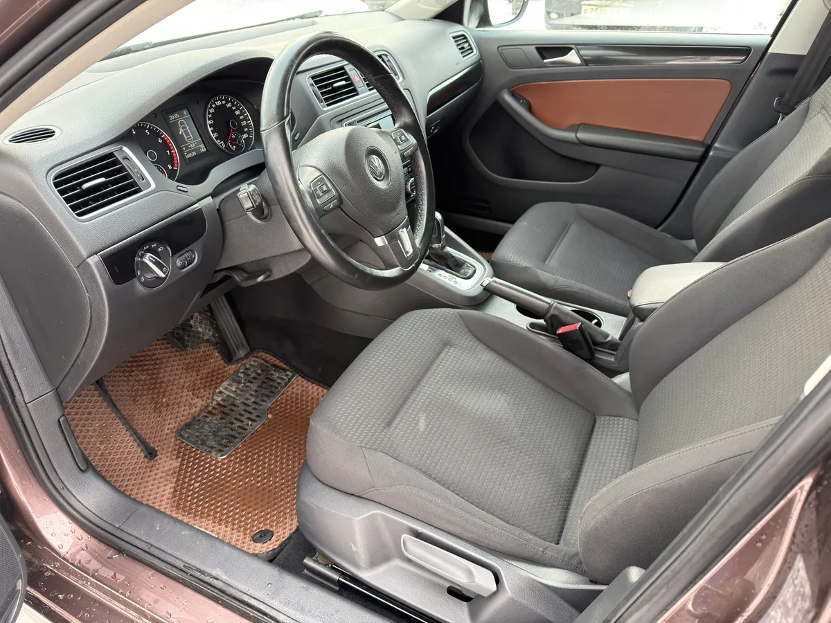 Volkswagen Jetta 1.4 TSI DSG (122 л.с.)