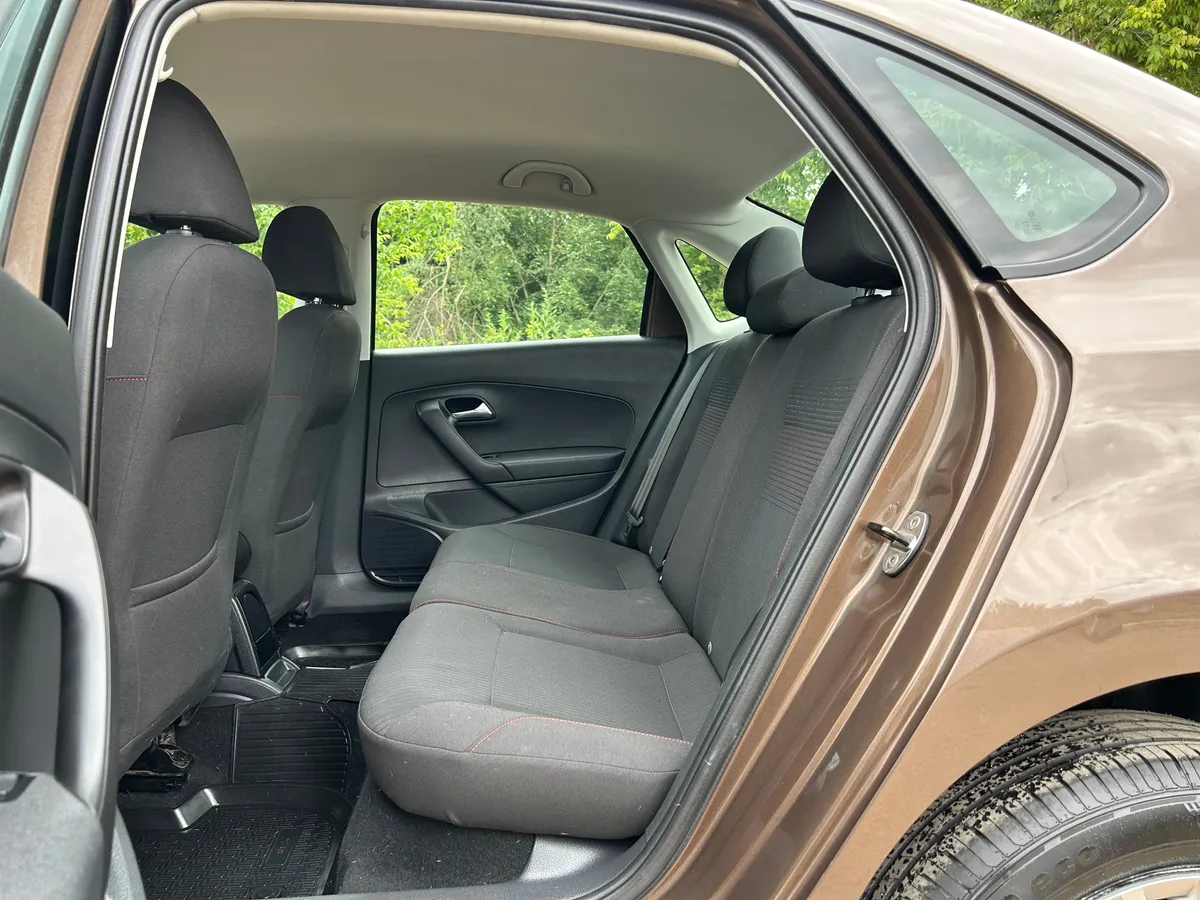 Volkswagen Polo 1.6 MPI AT (110 л.с.)