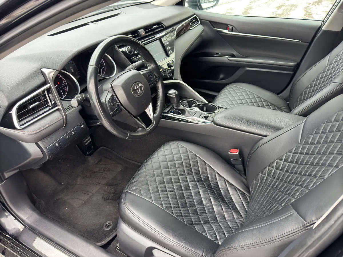 Toyota Camry 2.5 AT (181 л.с.)