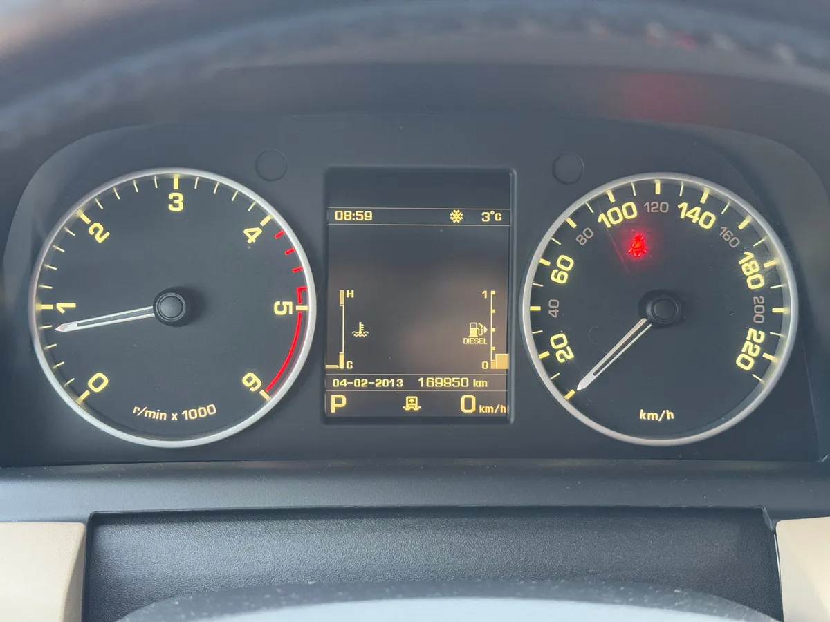 Land Rover Discovery 3.0 TDV6 AT 4WD (211 л.с.)